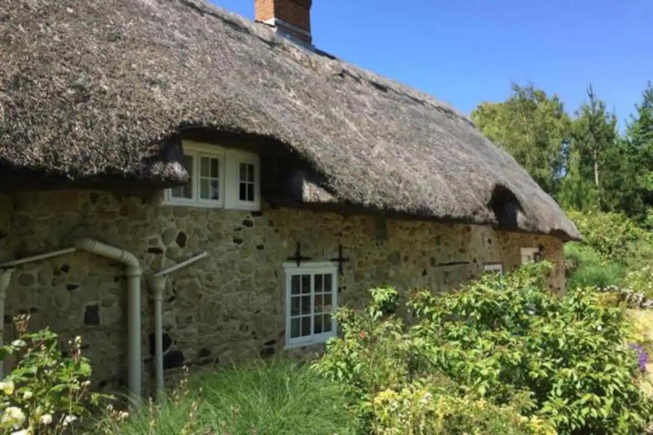 Afton Thatch: Beautiful Thatched Family Cottage เฟรชวอเตอร์ ภายนอก รูปภาพ