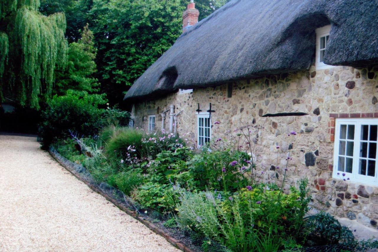 Afton Thatch: Beautiful Thatched Family Cottage เฟรชวอเตอร์ ภายนอก รูปภาพ